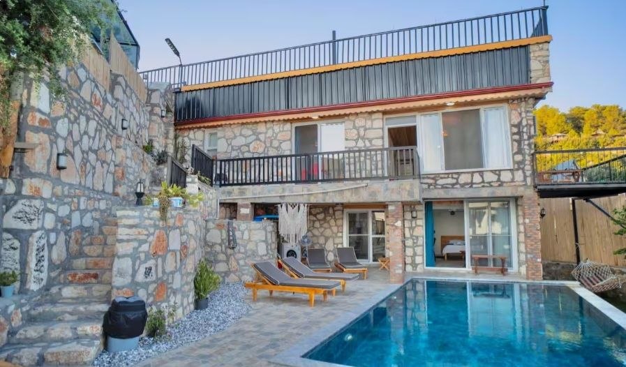 Deniz YELI House